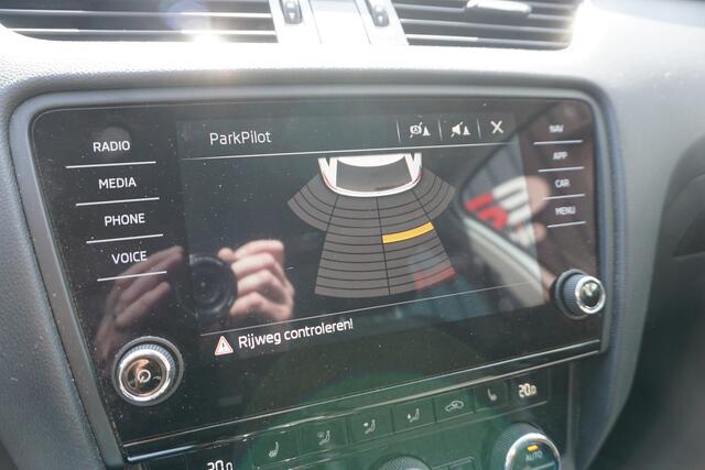 Skoda OCTAVIA Combi 1.0 TSI Greentech Ambition | TREKHAAK | HALF LEDER | STOELVERW. |