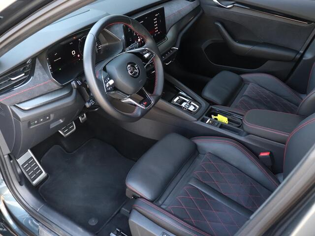 Skoda OCTAVIA Combi 1.4 TSI RS iV PHEV 245pk | Panoramadak | Canton Audio | Head-up Display | Elek. Verst. voorstoelen | Stoelverwarming voor en achter | DCC | Achteruitrijcamera |