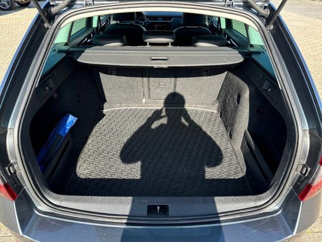 Skoda OCTAVIA 2.0 TDI DSG STYLE CAMERA/NAVI/CRUISE/CARPLAY/STOELVERW