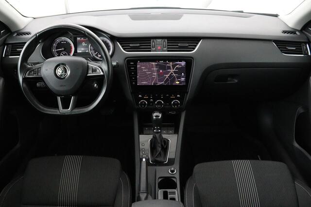 Skoda OCTAVIA 1.0 TSI Style | Panoramadak | Stoelverwarming | Adaptive cruise | Trekhaak | Carplay | Climate control | Sportstoelen