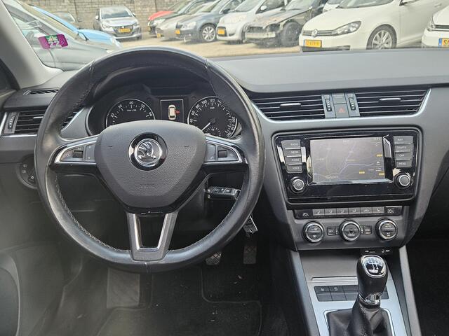 Skoda OCTAVIA 1.2 TSI Greentech Active NAV PDC TEL LEER PANODAK