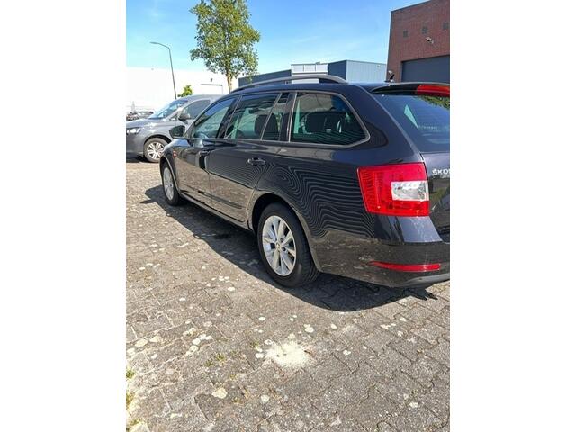 Skoda OCTAVIA 1.6 TDI Grt Amb Bns