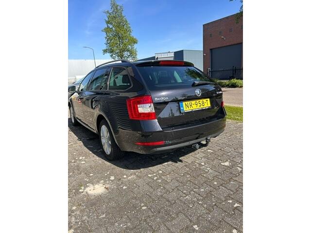 Skoda OCTAVIA 1.6 TDI Grt Amb Bns