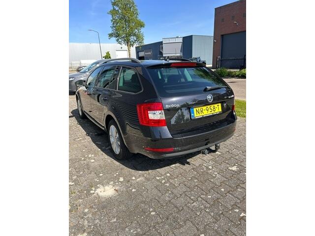Skoda OCTAVIA 1.6 TDI Grt Amb Bns
