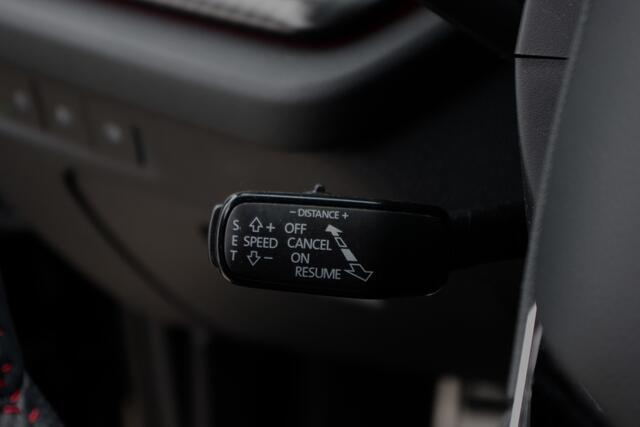 Skoda OCTAVIA Combi 1.4 TSI RS iV 245 PK PHEV BNS, Adap. Cruise Control, Navigatie, Keyless