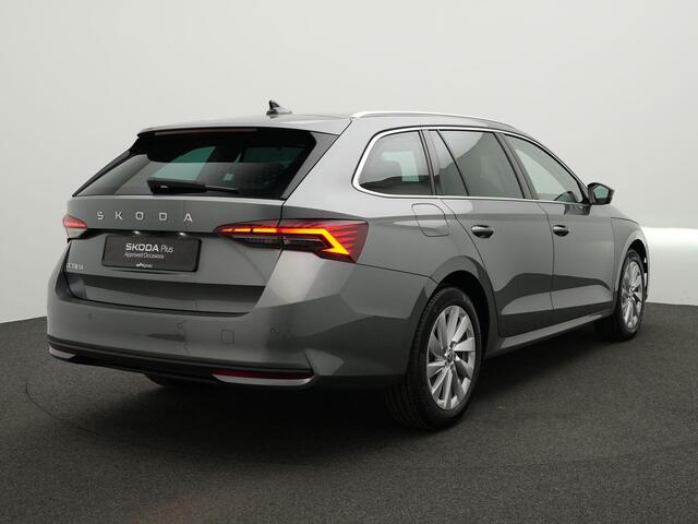 Skoda OCTAVIA Combi 1.5 TSI 150 pk DSG MHEV Selection | Matrix LED | Navigatie | Achteruitrijcamera | Adaptive Cruise
