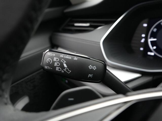 Skoda OCTAVIA Combi 1.5 e-TSI 150 pk DSG Selection | Achteruitrijcamera | Stoelverwarming | Cruise Control