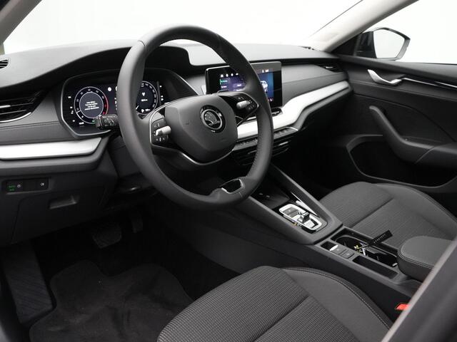 Skoda OCTAVIA Combi 1.5 e-TSI 150 pk DSG Business Edition | Achteruitrijcamera | Stoelverwarming | Apple Carplay / Android Auto