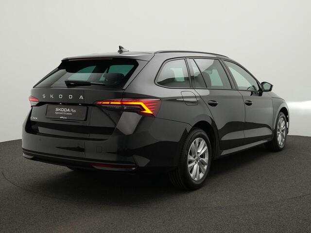 Skoda OCTAVIA Combi 1.5 e-TSI 150 pk DSG Business Edition | Achteruitrijcamera | Stoelverwarming | Apple Carplay / Android Auto
