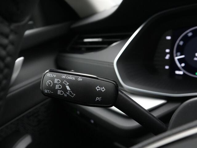 Skoda OCTAVIA Combi 1.5 e-TSI 150 pk DSG Business Edition | Achteruitrijcamera | Stoelverwarming | Apple Carplay / Android Auto
