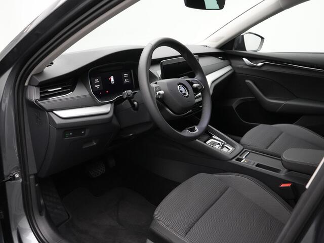 Skoda OCTAVIA Combi 1.5 e-TSI 150 pk DSG Business Edition | Achteruitrijcamera | Stoelverwarming | Apple Carplay / Android Auto