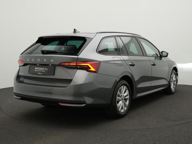 Skoda OCTAVIA Combi 1.5 e-TSI 150 pk DSG Business Edition | Achteruitrijcamera | Stoelverwarming | Apple Carplay / Android Auto