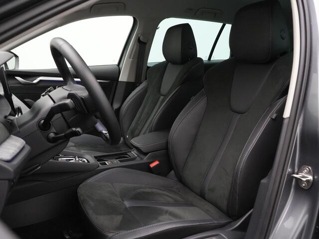 Skoda OCTAVIA Combi 1.5 TSI 150 pk DSG MHEV Business Edition | Matrix LED | Leder/alcantara | Navigatie | Achteruitrijcamera | Adaptive Cruise