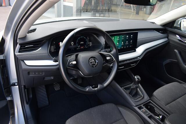 Skoda OCTAVIA Combi 1.5 TSI First Edition | Apple CarPlay | Stoelverw. | Virtual | Camera