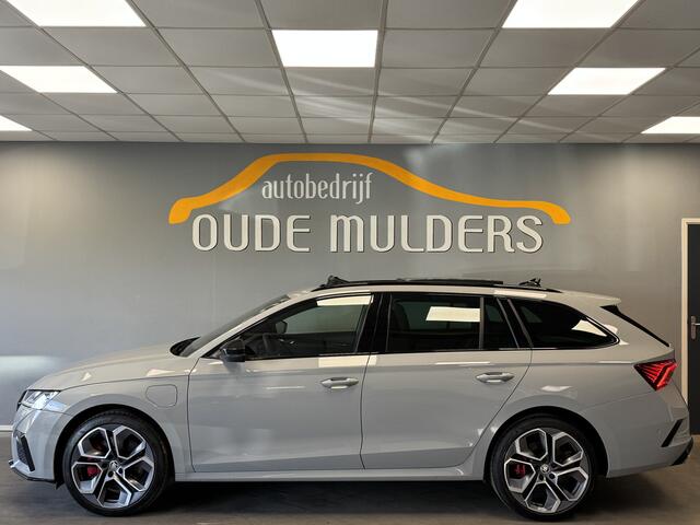 Skoda OCTAVIA Combi 1.4 TSI RS iV PHEV Camera/Panoramadak/Headup-Display
