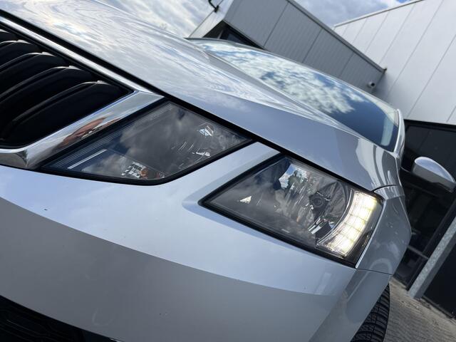 Skoda OCTAVIA Combi 1.0 TSI Greentech Ambition Business Airco ECC | Trekhaak | Stoelverwarming | Navigatie | NAP | Cruise Control | Isofix | Parkeersensoren