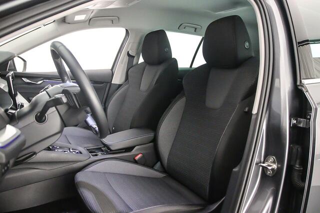 Skoda OCTAVIA Combi Business Edition 1.0 eTSI 110pk DSG Automaat Trekhaak, Cruise control, Achteruitrijcamera, Navigatie, Parkeersensoren, LED verlichting, Stoelverwarming