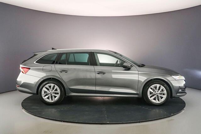 Skoda OCTAVIA Combi Business Edition 1.0 eTSI 110pk DSG Automaat Trekhaak, Cruise control, Achteruitrijcamera, Navigatie, Parkeersensoren, LED verlichting, Stoelverwarming