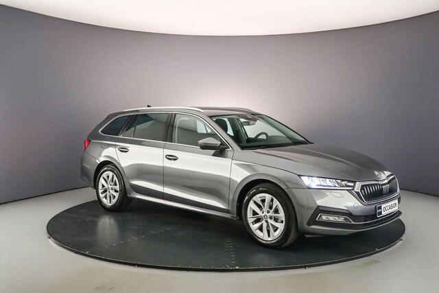 Skoda OCTAVIA Combi Business Edition 1.0 eTSI 110pk DSG Automaat Trekhaak, Cruise control, Achteruitrijcamera, Navigatie, Parkeersensoren, LED verlichting, Stoelverwarming