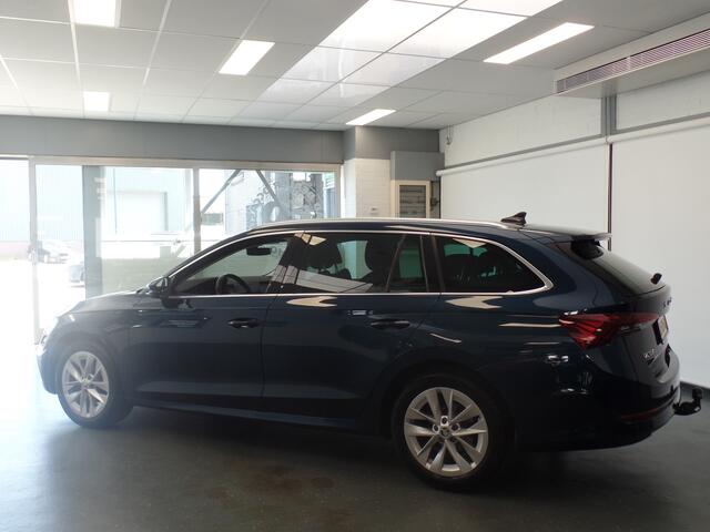Skoda OCTAVIA Combi 1.0 TSI Business Edition Plus, Lm velgen 17'', Clima controle, Cruise controle, Xenon, Navigatie, Stoelverwarming V/A, Stuurverwarming, Wegklapbare trekhaak, Elek achterklep, Achteruitrijcamera, Full options!!, Nw type!! Bovag afleverpakket 695,-