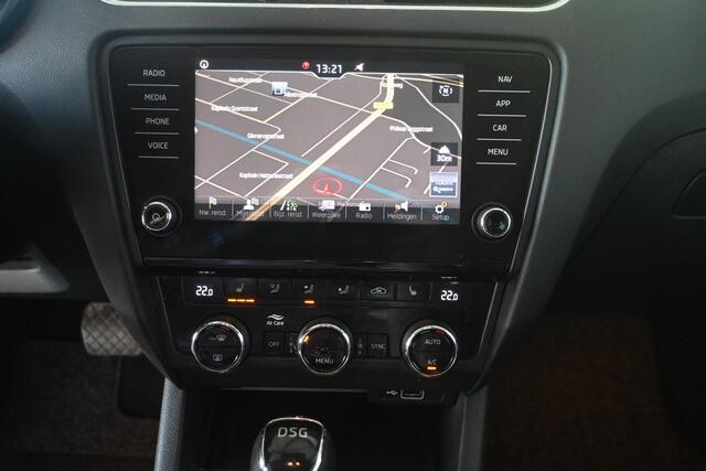 Skoda OCTAVIA Combi 1.0 TSI Greentech Ambition Business Automaat Navigatie Rijklaarprijs Inruil Mogelijk!