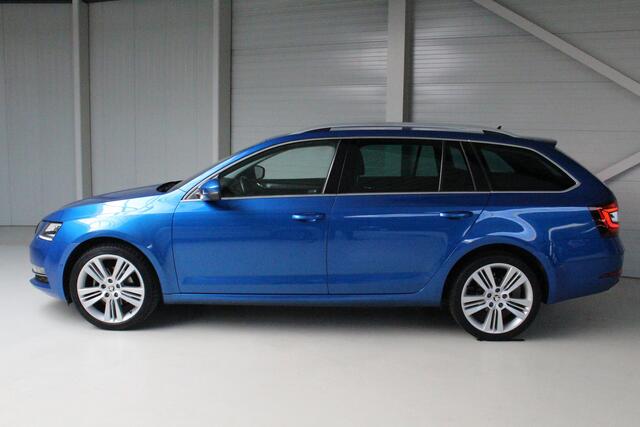 Skoda OCTAVIA Combi 1.0 TSI DSG Style Business Navigatie | 18" Velgen Pictoris | Led verlichting | Parkeersensoren