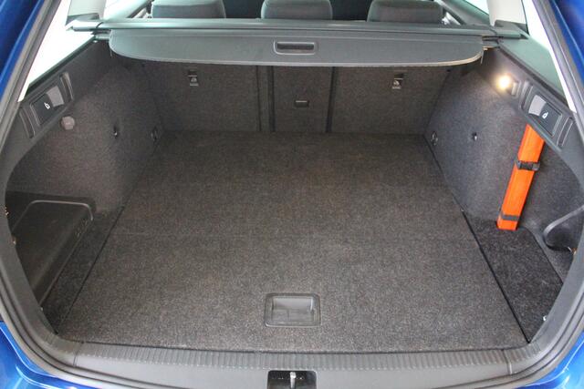 Skoda OCTAVIA Combi 1.0 TSI DSG Style Business Navigatie | 18" Velgen Pictoris | Led verlichting | Parkeersensoren