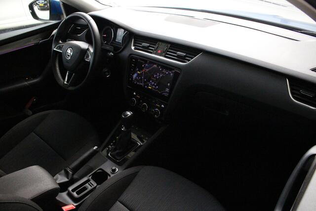Skoda OCTAVIA Combi 1.0 TSI DSG Style Business Navigatie | 18" Velgen Pictoris | Led verlichting | Parkeersensoren