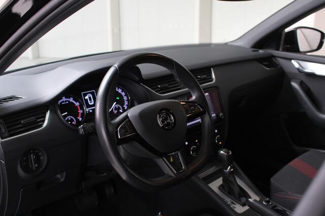 Skoda OCTAVIA Combi 1.5 TSI DSG Sport Business Navigatie | 18" Velgen | Led |