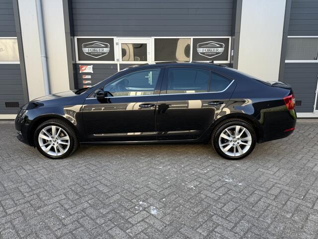 Skoda OCTAVIA 1.5 TSI Grt Amb Bns BTW NAP Stoelverwarming Carplay PDC 17" lich