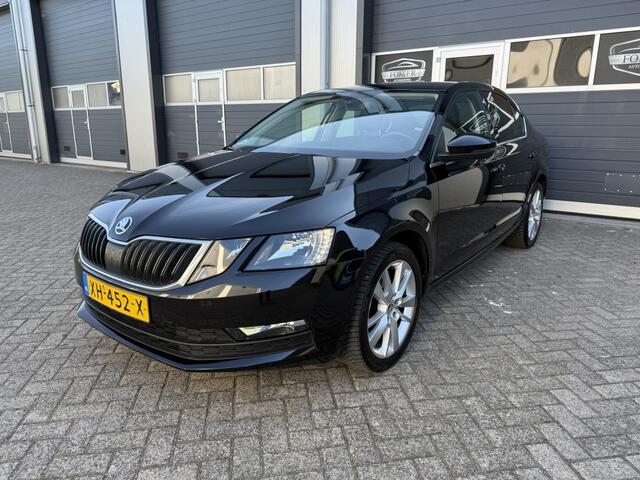 Skoda OCTAVIA 1.5 TSI Grt Amb Bns BTW NAP Stoelverwarming Carplay PDC 17" lich