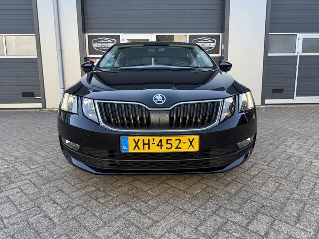 Skoda OCTAVIA 1.5 TSI Grt Amb Bns BTW NAP Stoelverwarming Carplay PDC 17" lich