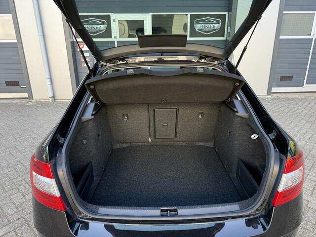 Skoda OCTAVIA 1.5 TSI Grt Amb Bns BTW NAP Stoelverwarming Carplay PDC 17" lich