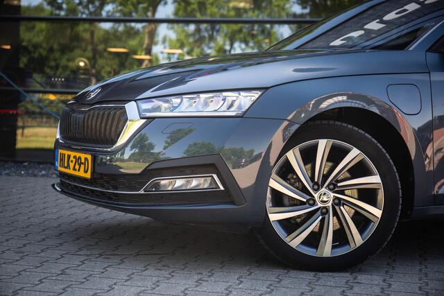 Skoda OCTAVIA Combi 1.4 TSI iV PHEV Business Edition Plus , Pano dak, Adap. cruise, Stoel/stuurverwarming,