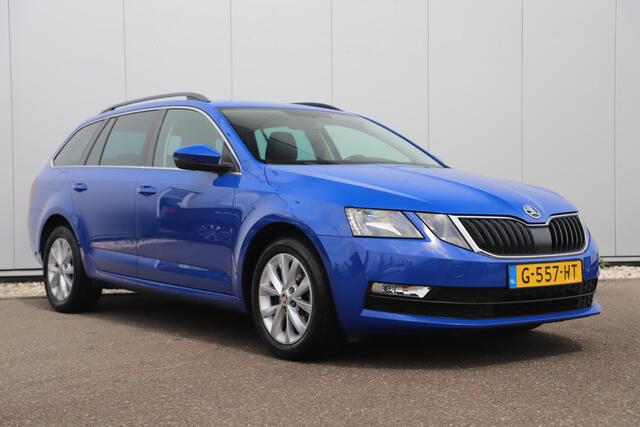 Skoda OCTAVIA Combi 1.0 TSI Business Edition Trekhaak Navigatie Clima Stoelverwarming Cruise 16 inch LMV Carplay Android Parkeersensor