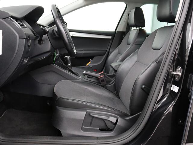 Skoda OCTAVIA 1.0 TSI Ambition | Automaat | Panoramadak | Stoelverwarming | Carplay | Half leder | Climate control | Parkeerhulp | Cruise control