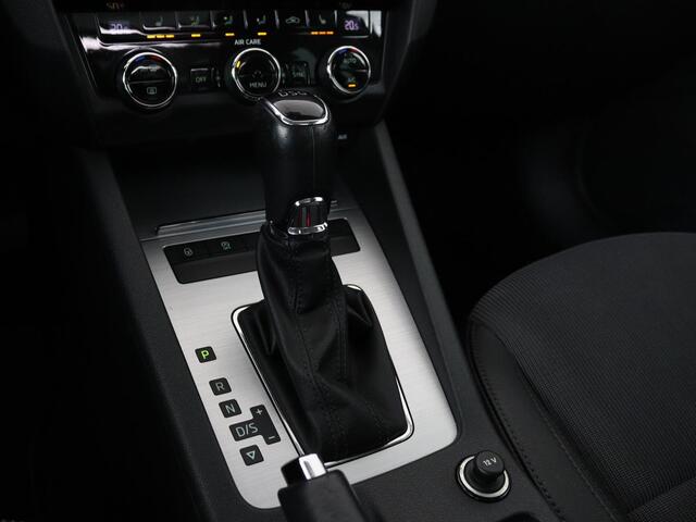 Skoda OCTAVIA 1.0 TSI Ambition | Automaat | Panoramadak | Stoelverwarming | Carplay | Half leder | Climate control | Parkeerhulp | Cruise control