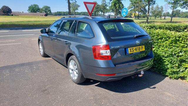 Skoda OCTAVIA Combi 1.0 TSI Greentech Ambition Business CLIMA/NAVI BJ 2019
