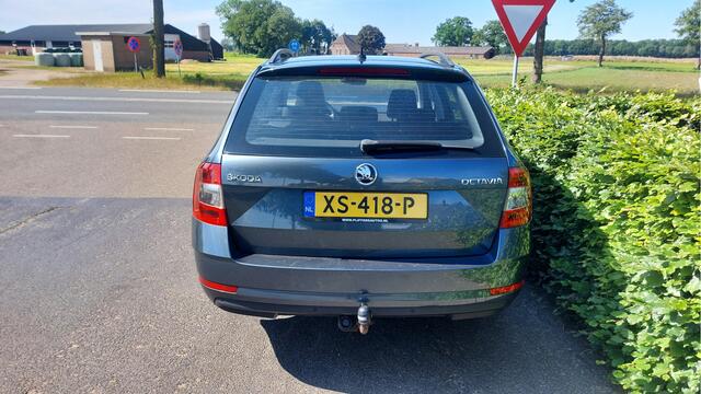 Skoda OCTAVIA Combi 1.0 TSI Greentech Ambition Business CLIMA/NAVI BJ 2019