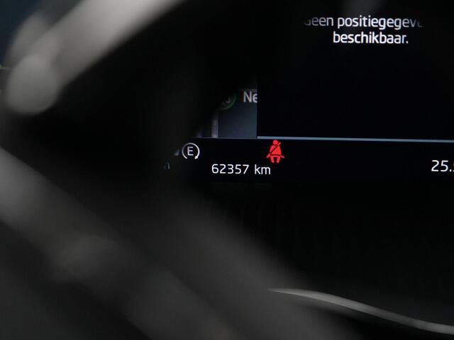 Skoda OCTAVIA Combi Style 1.4 TSI iV 204 pk DSG PHEV | Panoramadak | Geheugenstoelen | Matrix LED | Adaptief onderstel | Leder/alcantara | Stoel-/achterbankverwarming | Head-up display