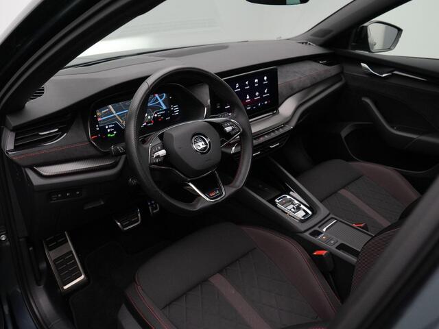 Skoda OCTAVIA Combi RS iV Business 1.4 TSI 245 pk DSG PHEV | Panoramadak | Matrix LED | Canton | Head-up display | Stuur-/stoelverwarming