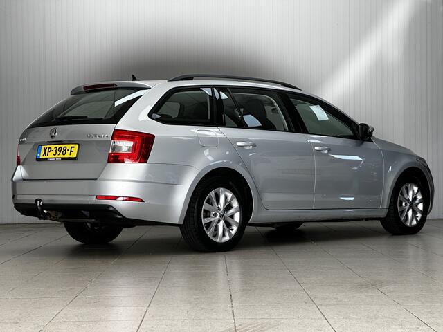 Skoda OCTAVIA Combi 1.0 TSI Greentech Ambition Business/ Trekhaak/ Sportstoelen!/ Apple + Android/ Navi/ Clima/ Cruise/ Isofix/ Bluetooth/ Armsteun/ Multi. Sportstuur/ 16'' LMV/ Mistl./ PDC/ LED Dagrijverl.
