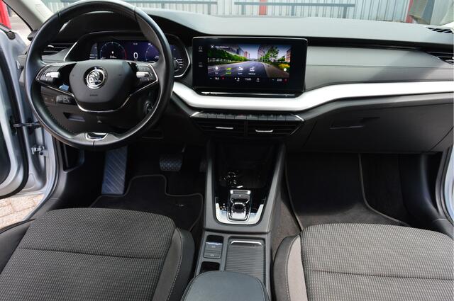 Skoda OCTAVIA Combi 1.5 e-TSI Business Edition O.a: PDC, Navi, Carplay, ACC, Clima, Rijklaar, Etc. All-in prijs!