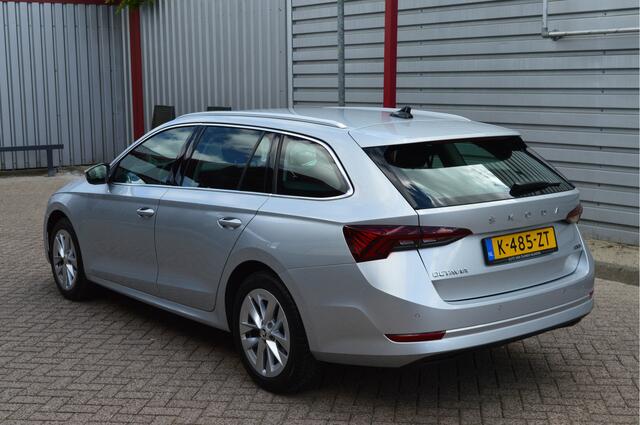 Skoda OCTAVIA Combi 1.5 e-TSI Business Edition O.a: PDC, Navi, Carplay, ACC, Clima, Rijklaar, Etc. All-in prijs!