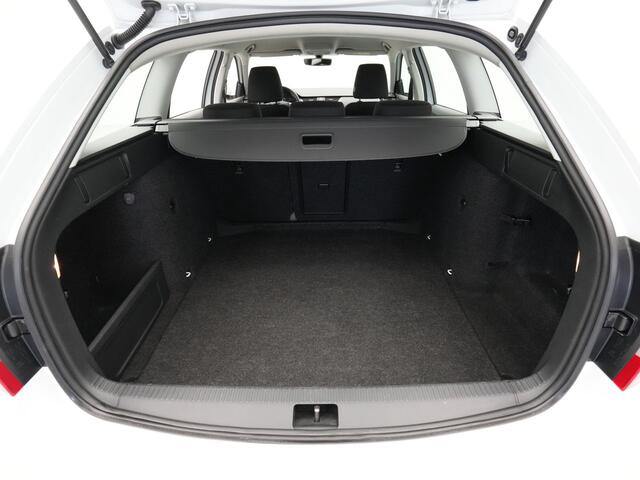 Skoda OCTAVIA Combi 1.5 TSI 150pk DSG Greentech Ambition Navigatie Carplay Clima Pdc Cruise DAB