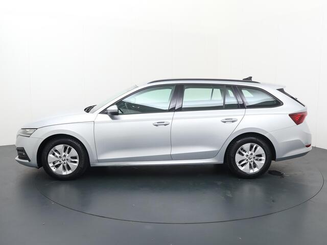 Skoda OCTAVIA Combi 1.5 e-TSI Business Edition | 150 PK | Automaat | Trekhaak | Navigatiesysteem Columbus | El. achterklep |
