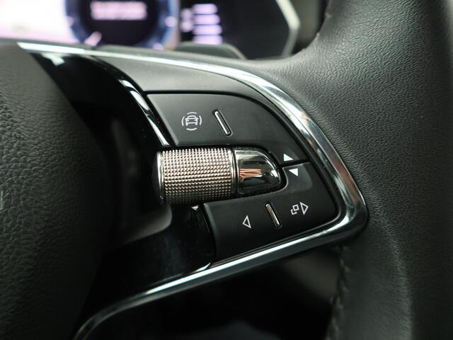 Skoda OCTAVIA Combi 1.5 e-TSI Business Edition | 150 PK | Automaat | Trekhaak | Navigatiesysteem Columbus | El. achterklep |