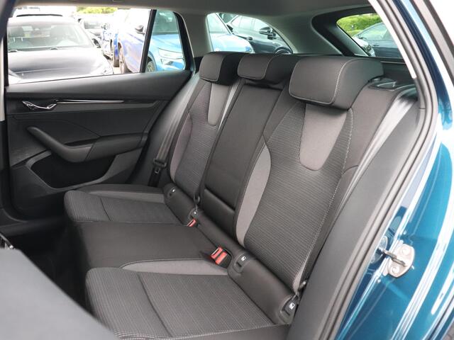 Skoda OCTAVIA Combi 1.0 TSI 110pk Business Edition | Trekhaak | Stoelverwarming | Cruise control | Parkeersensoren | Elektrische achterklep | Navigatie |