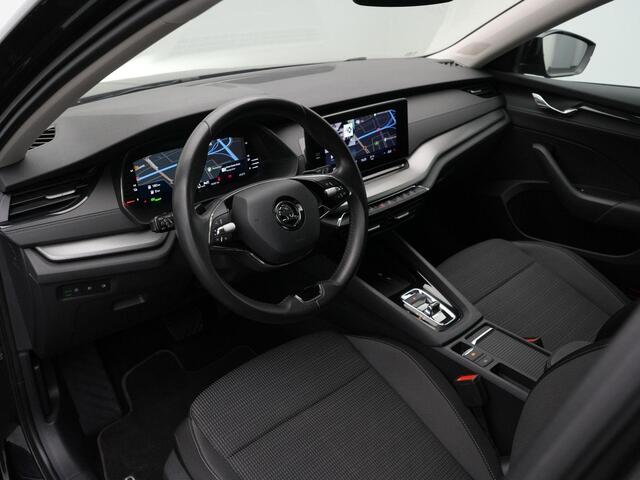 Skoda OCTAVIA Combi Business Edition iV 1.4 TSI 150 kW / 204 pk DSG PHEV | Trekhaak | Navigatie | Parkeersensoren voor/achter | Standkachel | Cruise Control