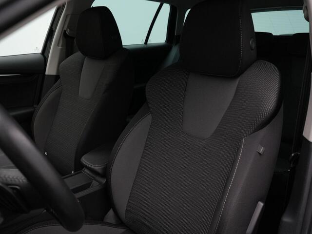 Skoda OCTAVIA Combi Business Edition iV 1.4 TSI 150 kW / 204 pk DSG PHEV | Trekhaak | Navigatie | Parkeersensoren voor/achter | Standkachel | Cruise Control